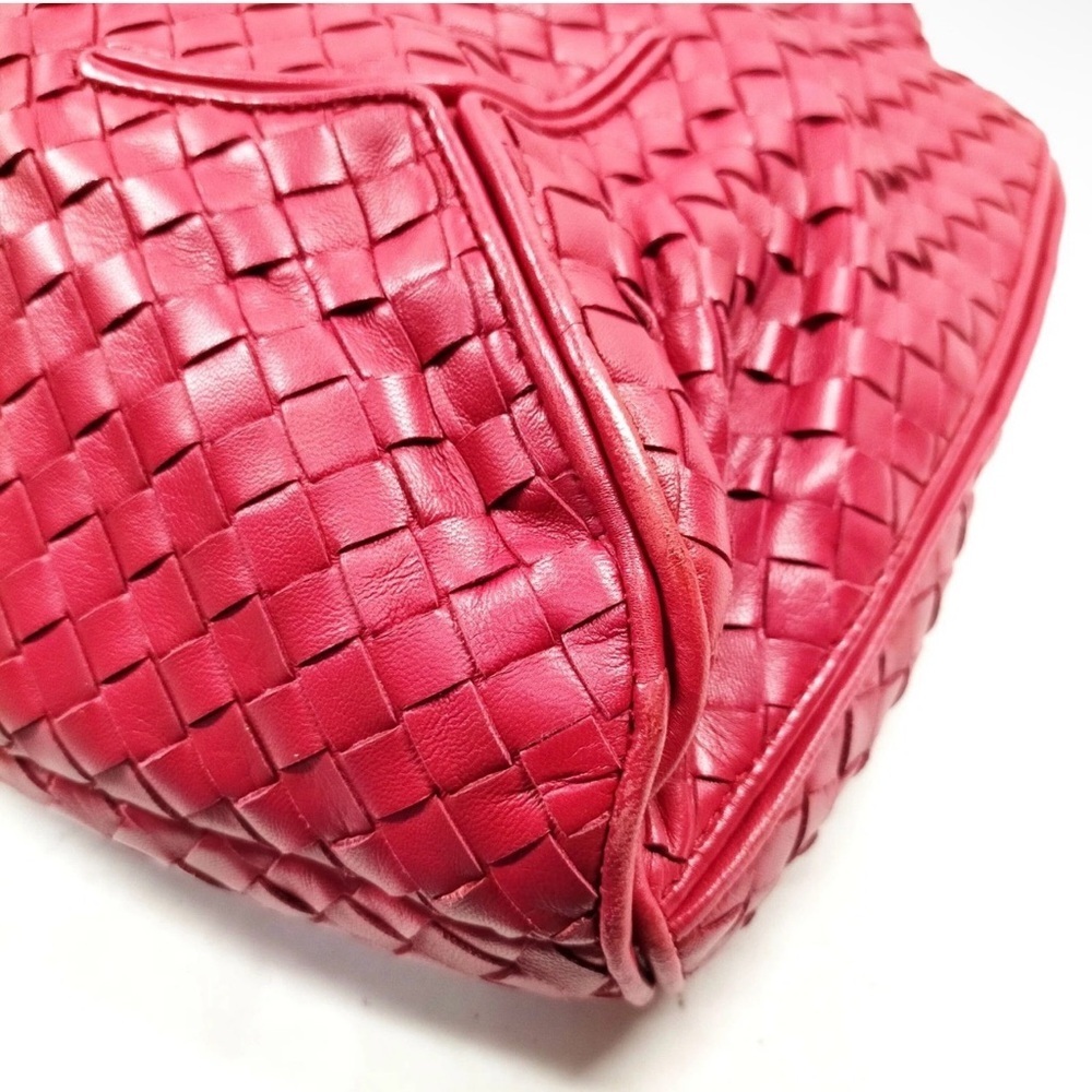 Bottega Veneta Red Intrecciato Hobo Bag. Lipstick red - Picture 5 of 16